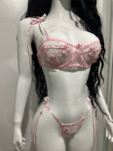 Load image into Gallery viewer, Baby Pink | Conjunto de lencería rosa con encaje floral