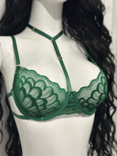 Cargar imagen en el visor de la galería, Set Esmeralda – Lencería de Encaje con Ligueros