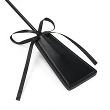 Cargar imagen en el visor de la galería, Dual Desire - Pluma y Paleta Fetish 2 en 1 para Juegos Sensuales