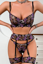 Cargar imagen en el visor de la galería, Set de Lencería “Orquídea Nocturna” – 4 Piezas con Encaje Floral Delicado