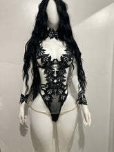 Cargar imagen en el visor de la galería, Noir Edge | Body de Lencería con Accesorios
