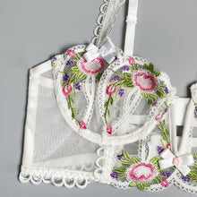 Cargar imagen en el visor de la galería, Conjunto blanco con bordado rosa floral – Lencería romántica y delicada