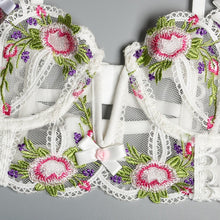 Cargar imagen en el visor de la galería, Conjunto blanco con bordado rosa floral – Lencería romántica y delicada