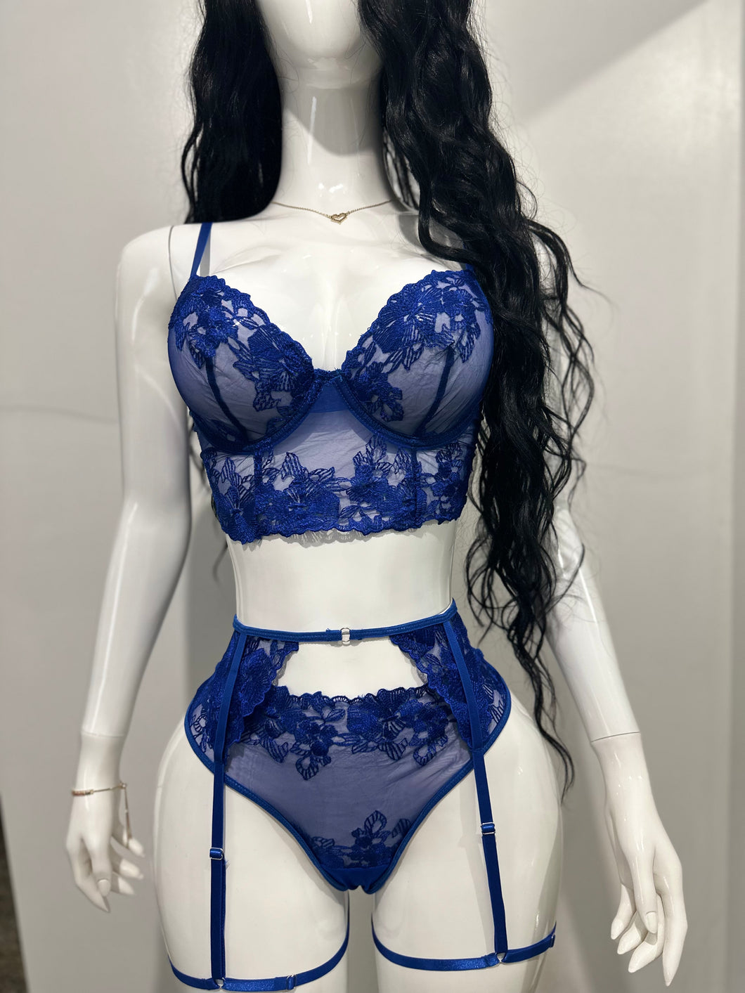 Set Azul Royal 3 Piezas con Liguero – Edición Besos de Zafiro