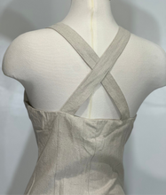 Cargar imagen en el visor de la galería, Romper Beige con Botones – Estilo Casual y Femenino
