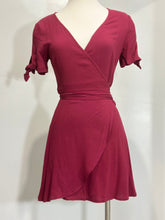 Load image into Gallery viewer, Vestido Cruzado Color Vino
