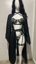 Cargar imagen en el visor de la galería, Midnight Seducción | Set de Lencería + Bata
