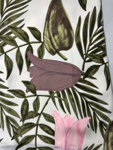 Cargar imagen en el visor de la galería, Vestido Halter Floral Tropical – Corte Recto y Fresco
