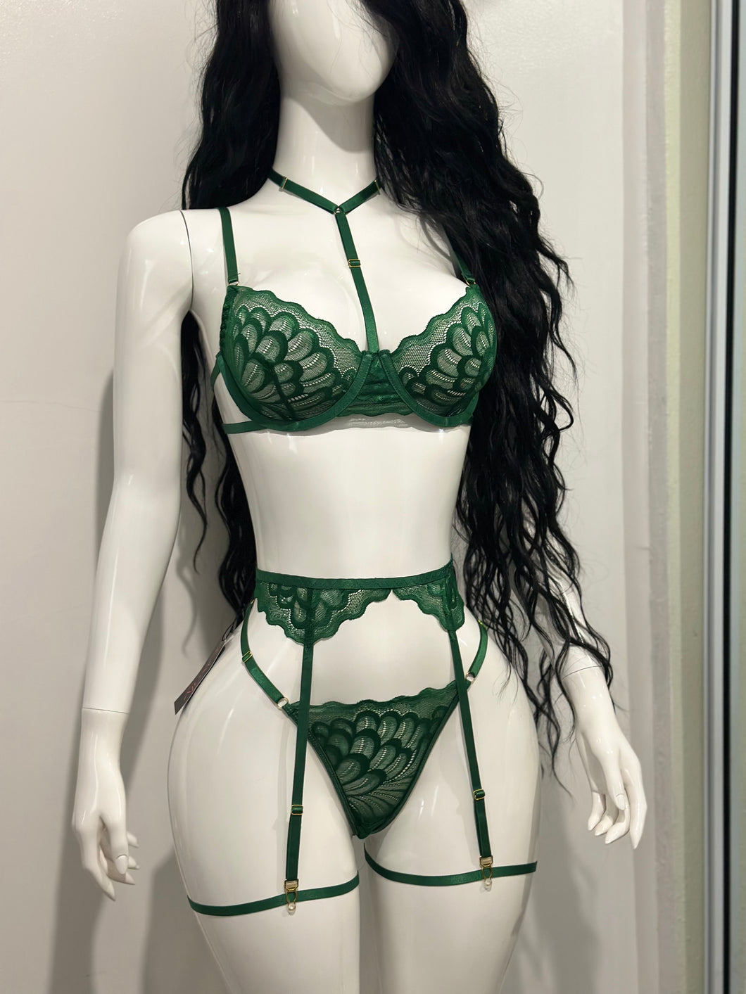 Set Esmeralda – Lencería de Encaje con Ligueros