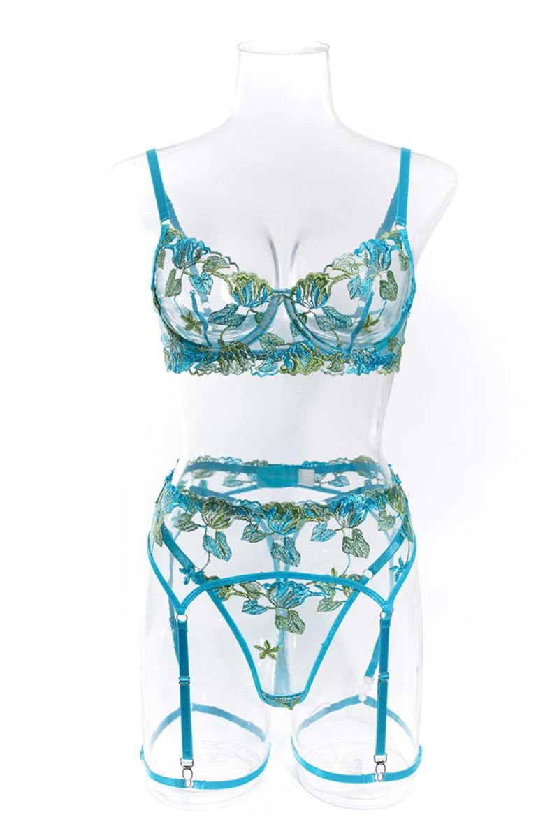 Luna Azul – Set de Lencería Bordada con Liguero