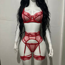 Cargar imagen en el visor de la galería, Velvet Rouge | Set de Lencería 4 Piezas
