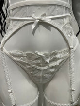 Cargar imagen en el visor de la galería, White Allure | Set de Lencería 3 Piezas
