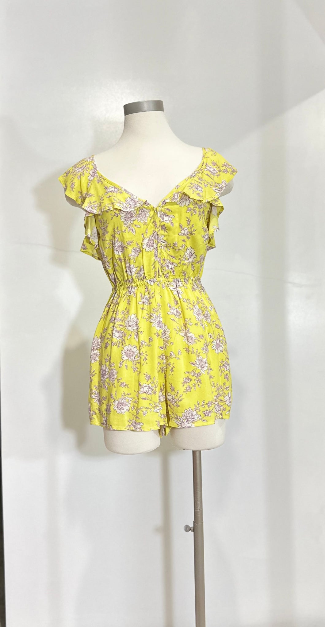 Romper Amarillo Floral – Delicado, Fresco y Femenino